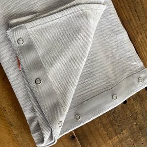 Lululemon Customizable Snap Scarf